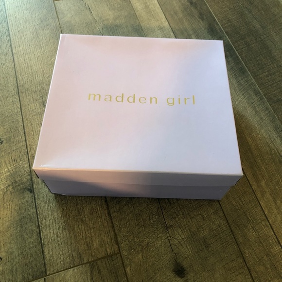 NEW in box Above knee taupe boots - Picture 2 of 9